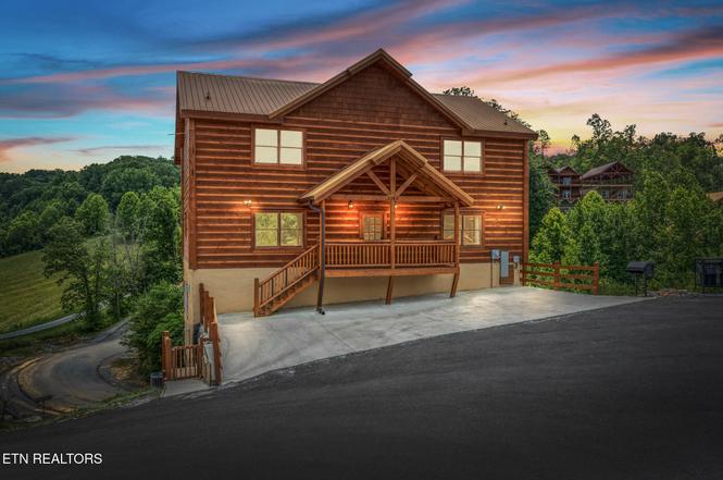 3303 Grace Way, Pigeon Forge, TN
