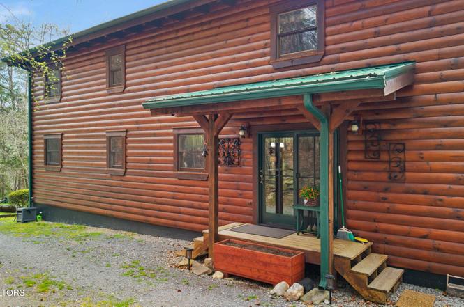 1917 Lee Proffitt Way, Sevierville, TN