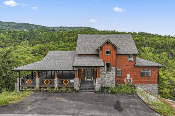 2359 Mimosa Dr, Sevierville, TN