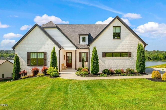 560 Silent River Ln, Loudon, TN