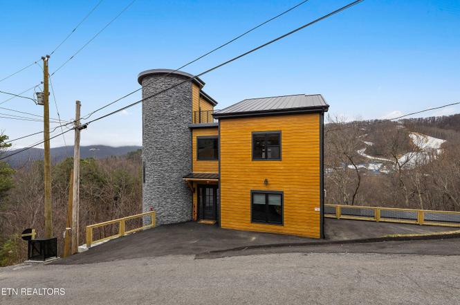 1253 Bavarian Way, Gatlinburg, TN