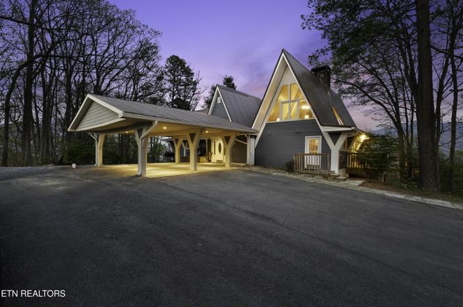 1066 Ski View Dr, Gatlinburg, TN
