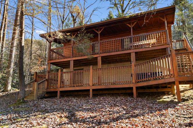 2230 Cove Creek Dr, Sevierville, TN