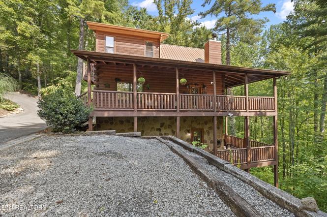 2439 Woodside Ln, Sevierville, TN