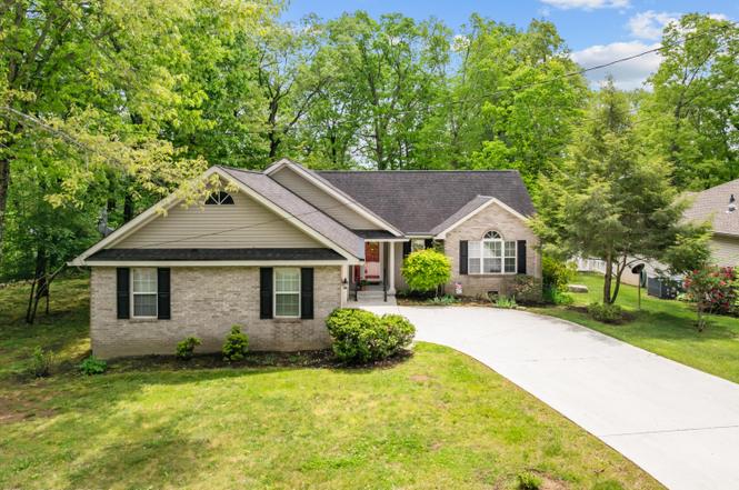 180 Cromwell Ln, Crossville, TN