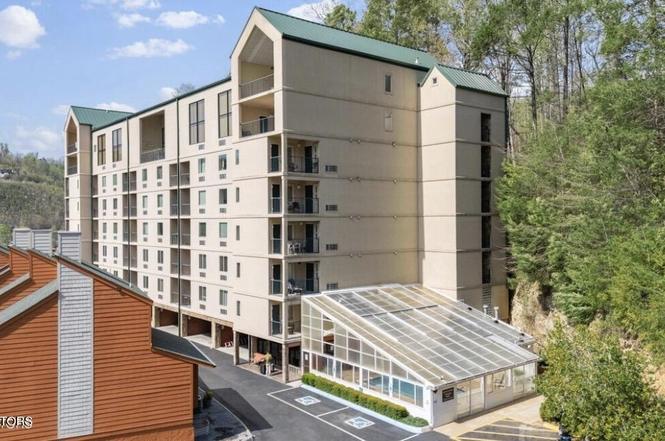 413 Baskins Creek Rd #501, Gatlinburg, TN