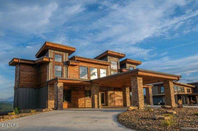 2328 Mimosa Dr, Sevierville, TN