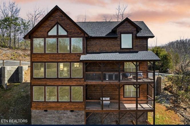 842 Vixen, Gatlinburg, TN