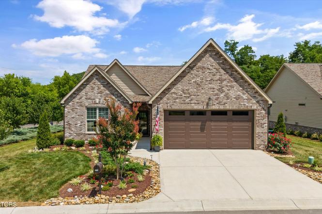 2267 Boulder Crest Ln, Sevierville, TN