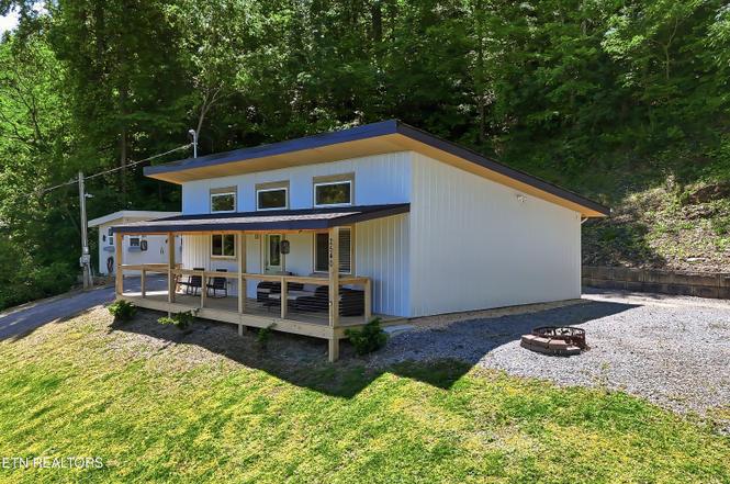 2540 Pittman Center Rd, Sevierville, TN