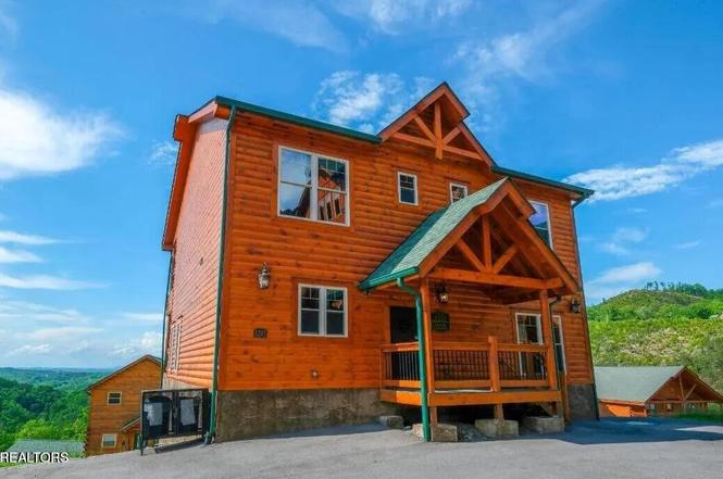 1215 Bird Nest Way, Sevierville, TN