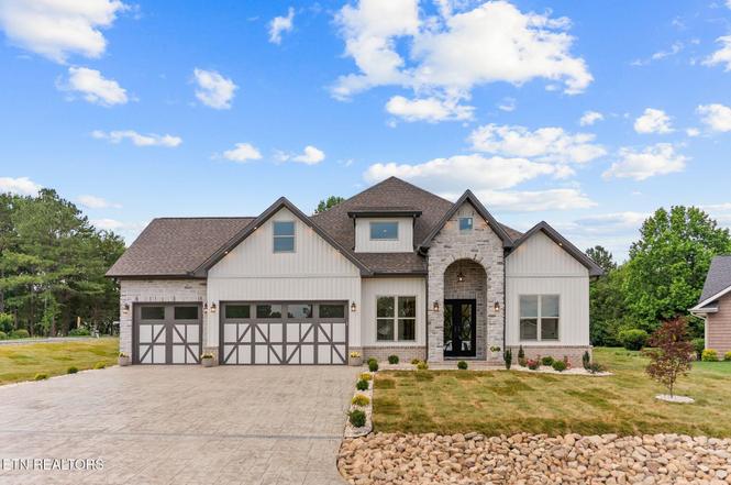 300 Oonoga Cir, Loudon, TN