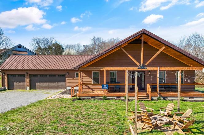 2784 Maplecrest Ln, Sevierville, TN