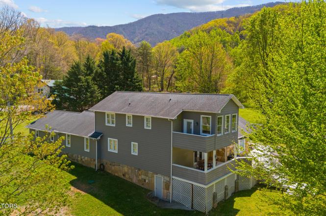 3159 Valley Home Rd, Sevierville, TN