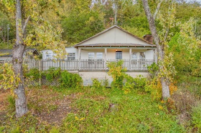 2519 Maples Branch Rd, Sevierville, TN