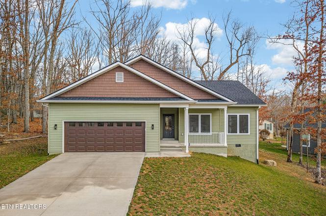 123 Lakewood Dr, Crossville, TN