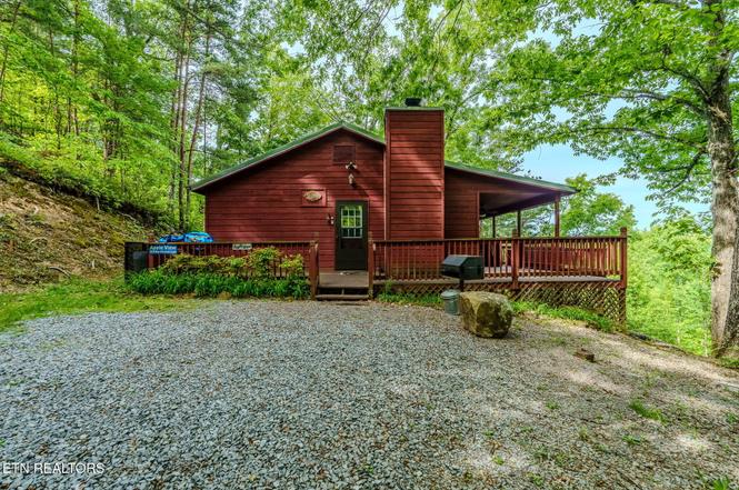 3476 Bear Mountain Ln, Sevierville, TN