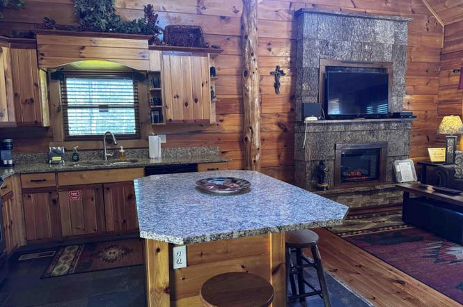 2738 Murray Ridge Rd, Sevierville, TN
