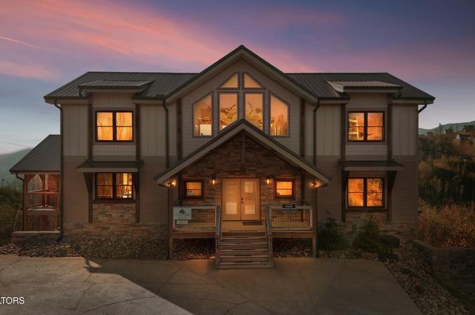 986 Chestnut Dr, Gatlinburg, TN