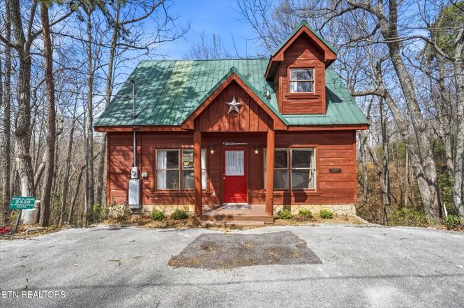 2430 N School Hse Gap Rd, Sevierville, TN