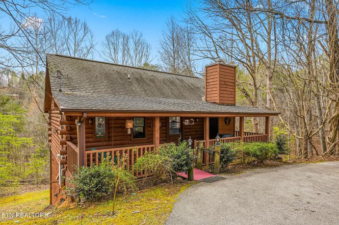 1645 S Mountain View Rd, Sevierville, TN