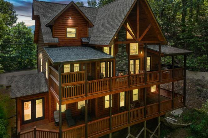 1041 Vista Dr, Gatlinburg, TN