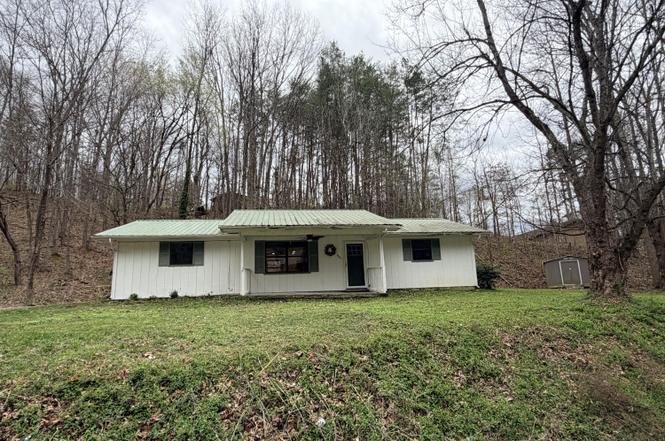 901 Beverly Hills Dr, Sevierville, TN