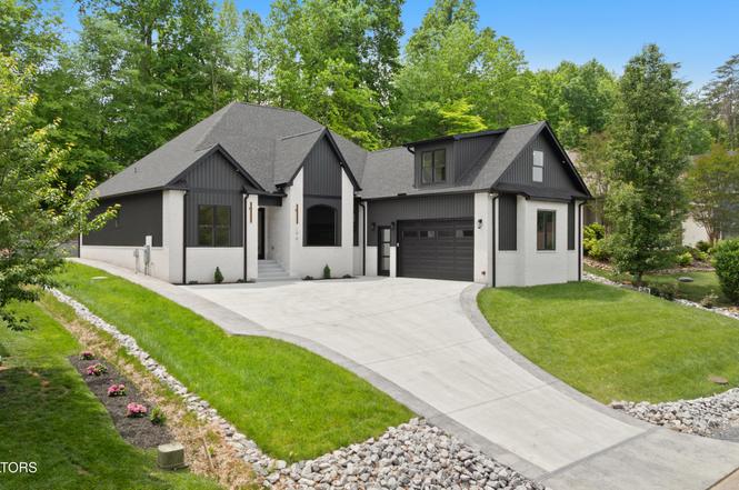 176 Saligugi Way, Loudon, TN