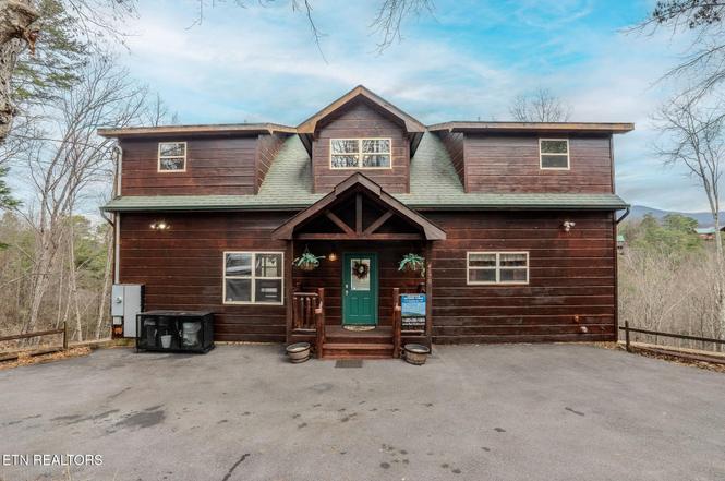 4170 Chamberlain Ln, Sevierville, TN