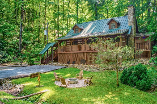 1310 N Baden Cir, Gatlinburg, TN
