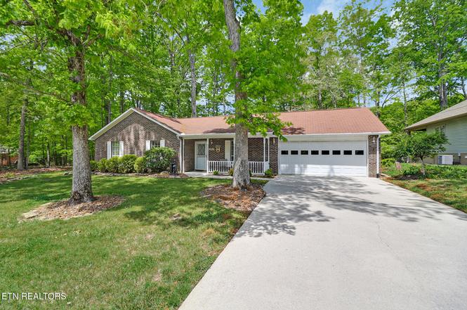 321 Lakeview Dr, Crossville, TN
