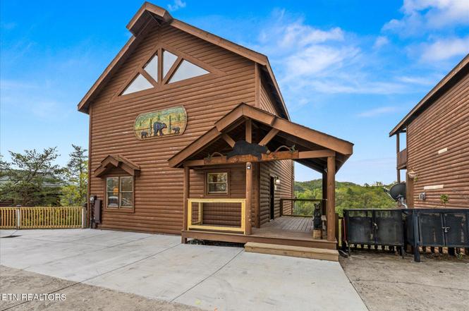 2014 Delta Dawn Dr, Sevierville, TN