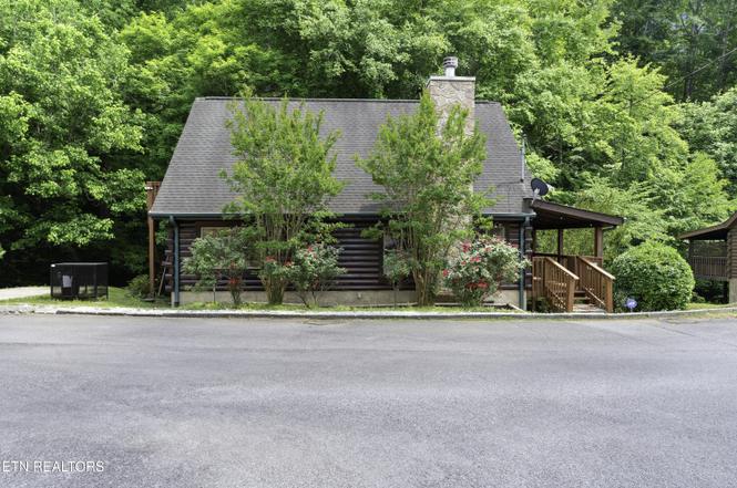 1316 Wedge Tailed Ln, Sevierville, TN