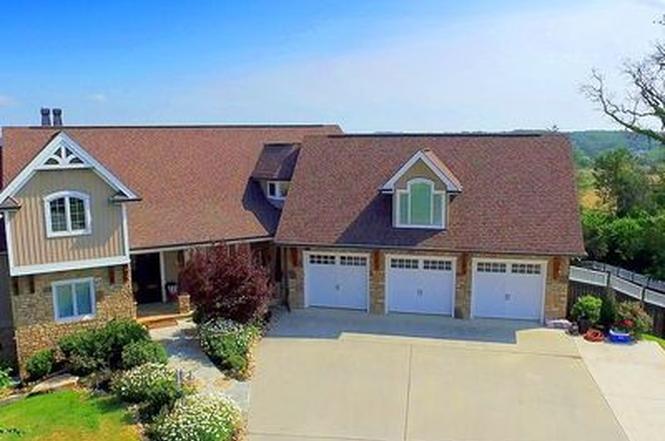 1199 Saint Ives Dr, Sevierville, TN