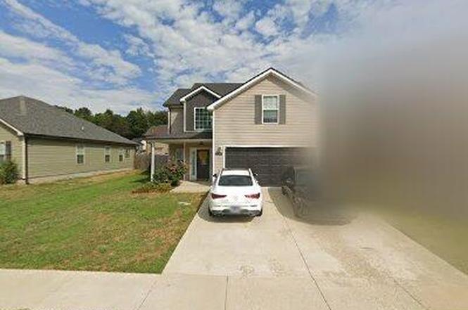 1293 Magnum Dr, Clarksville, TN