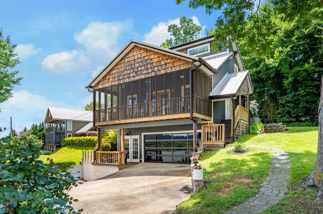 8223 Snow Hill Rd, Ooltewah, TN