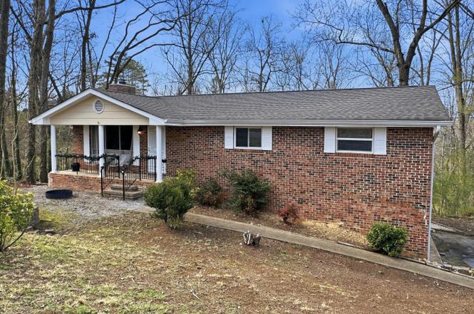 1017 N Sanctuary Rd, Chattanooga, TN