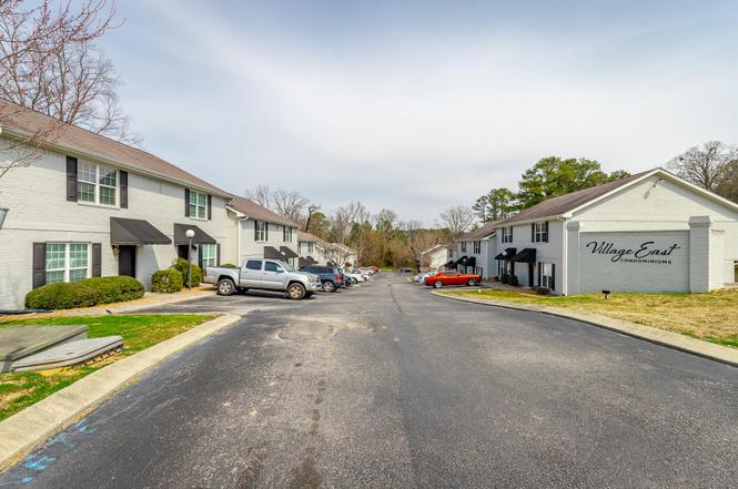 1114 Maple Tree Ln, Chattanooga, TN