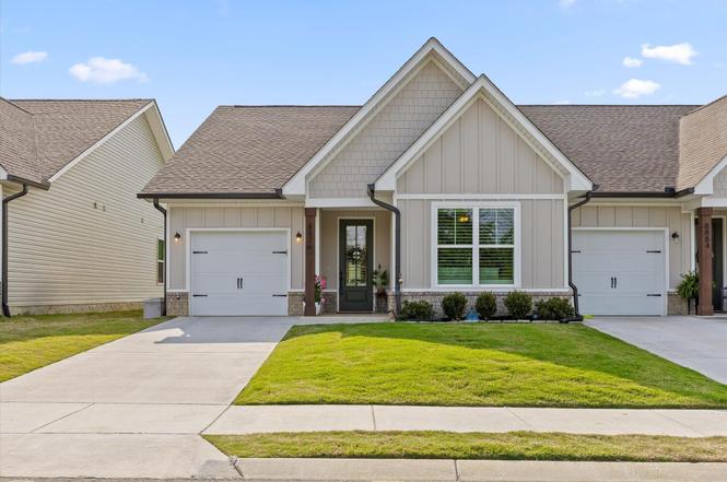 8876 James Creek Dr, Ooltewah, TN