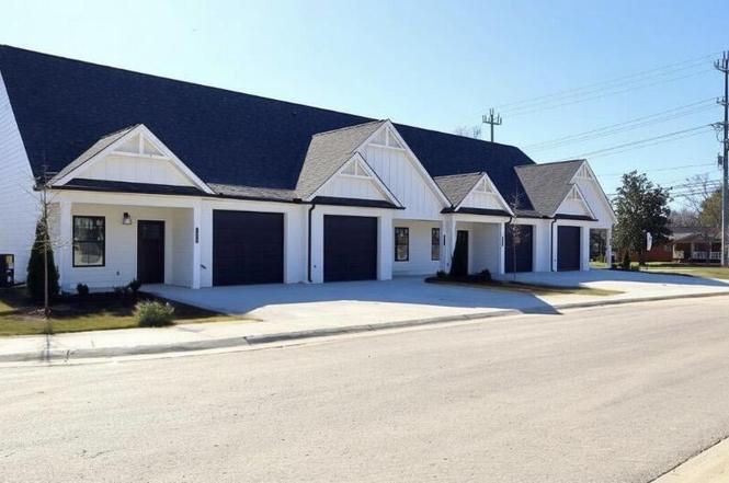 2116 Shady Ln, Cleveland, TN