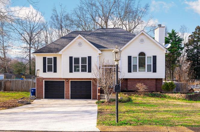 5515 Misty Valley Dr, Ooltewah, TN