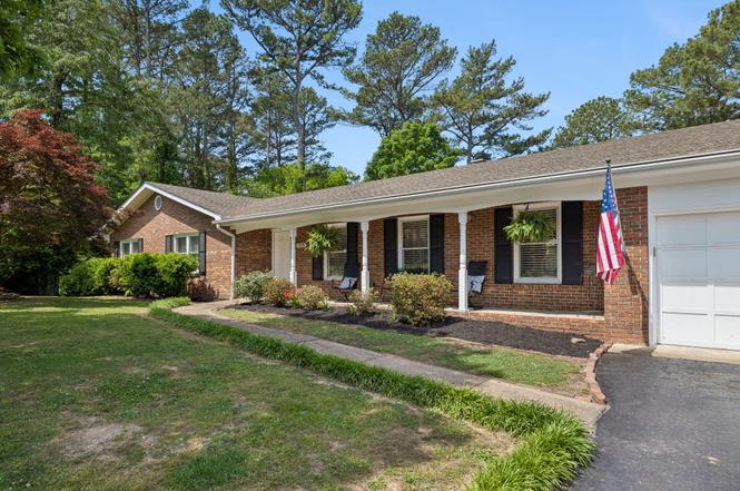 1216 King Arthur Rd, Chattanooga, TN