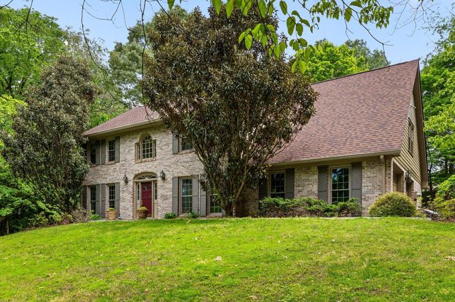 8304 Sugar Mill Ln, Ooltewah, TN