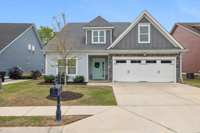 8016 Frostwood Ln, Ooltewah, TN
