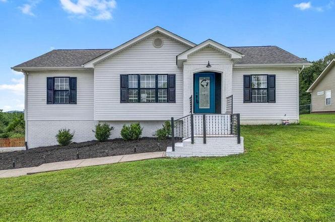 9739 Falcon Crest Dr, Ooltewah, TN