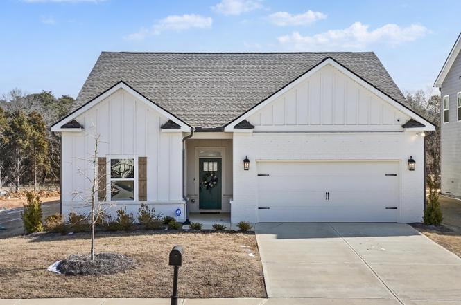 7360 Mcdaniel Ln, Ooltewah, TN