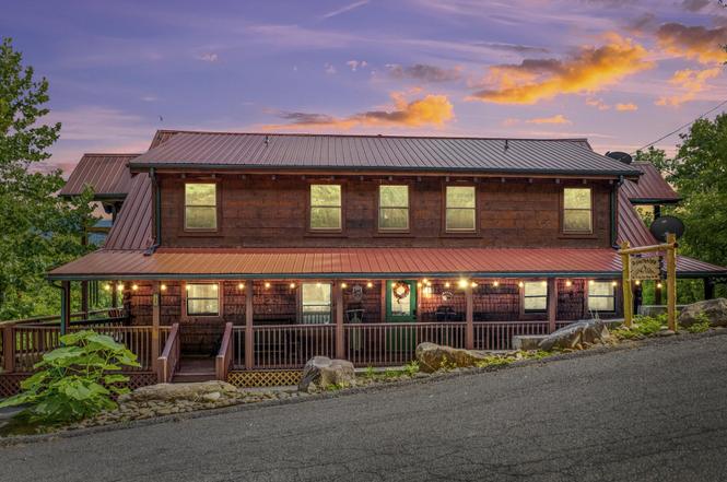 725 Big Bear Ridge Rd, Gatlinburg, TN