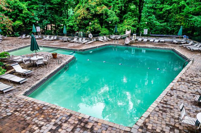 1017 Wiley Oakley Dr, Gatlinburg, TN