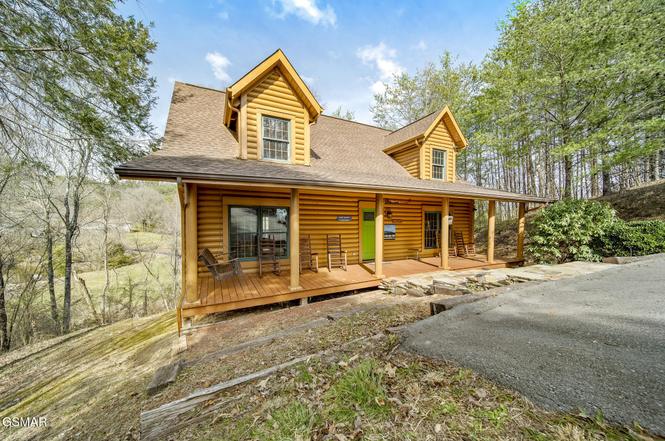2023 Piney Overlook Ln, Sevierville, TN