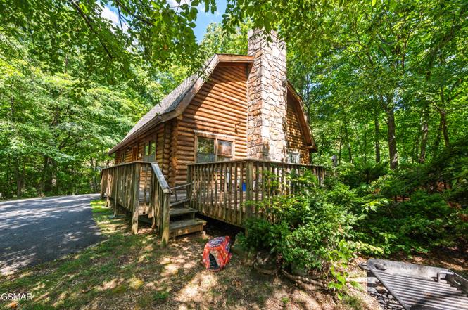 1110 Alpenrose Rd, Gatlinburg, TN